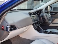 USED 2018 68 JAGUAR XE 2.0 PRESTIGE 4d 198 BHP GLASS ROOF, LIGHT OYSTER LEATHER