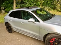 USED 2017 17 PORSCHE MACAN 3.0 GTS PDK 5d AUTO 355 BHP ONLY 18,800 MILES // 1 PRIVATE OWNER //  FULL PORSCHE MAIN DEALER SERVICE HISTORY//PAN SUNROOF Transferable Porsche Extended Warranty (March &lsquo;22) Rhodium Silver Metallic with Black extended leather interior 20-inch RS Spyder Design wheels, BOSE Surround Sound System, Apple CarPlay, Navigation Module for Porsche Communication Management (PCM), Connect Plus,  Panoramic roof system, ParkAssist (front + rear) with Surround View, LED main headlights incl. Porsche Dynamic Light System Plus (PDLS+), Heated steering wheel, Heated front seats, Sport Chrono pack, Driver memory pack,