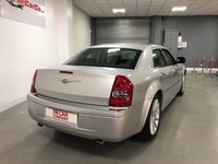 USED 2010 10 CHRYSLER 300C 3.0 CRD SRT 4d 215 BHP * AIR CONDITIONING * HALF LEATHER * 20 INCH ALLOY WHEELS * PARKING SENSORS *