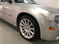 USED 2010 10 CHRYSLER 300C 3.0 CRD SRT 4d 215 BHP * AIR CONDITIONING * HALF LEATHER * 20 INCH ALLOY WHEELS * PARKING SENSORS *