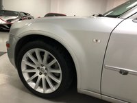 USED 2010 10 CHRYSLER 300C 3.0 CRD SRT 4d 215 BHP * AIR CONDITIONING * HALF LEATHER * 20 INCH ALLOY WHEELS * PARKING SENSORS *
