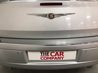 USED 2010 10 CHRYSLER 300C 3.0 CRD SRT 4d 215 BHP * AIR CONDITIONING * HALF LEATHER * 20 INCH ALLOY WHEELS * PARKING SENSORS *