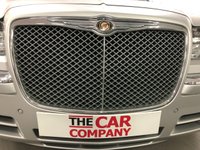 USED 2010 10 CHRYSLER 300C 3.0 CRD SRT 4d 215 BHP * AIR CONDITIONING * HALF LEATHER * 20 INCH ALLOY WHEELS * PARKING SENSORS *