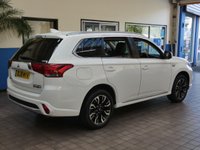 USED 2018 18 MITSUBISHI OUTLANDER 2.0 PHEV 4H 5d 200 BHP APP BASED SAT NAV LEATHER 4WD