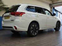 USED 2018 18 MITSUBISHI OUTLANDER 2.0 PHEV 4H 5d 200 BHP APP BASED SAT NAV LEATHER 4WD