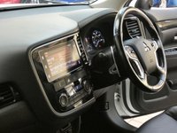 USED 2018 18 MITSUBISHI OUTLANDER 2.0 PHEV 4H 5d 200 BHP APP BASED SAT NAV LEATHER 4WD