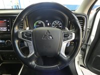 USED 2018 18 MITSUBISHI OUTLANDER 2.0 PHEV 4H 5d 200 BHP APP BASED SAT NAV LEATHER 4WD