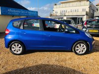 USED 2011 11 HONDA JAZZ 1.3 I-VTEC ES 5d 98 BHP Superb 5 door petrol in Bright Azure Blue