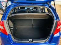 USED 2011 11 HONDA JAZZ 1.3 I-VTEC ES 5d 98 BHP Superb 5 door petrol in Bright Azure Blue