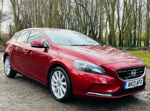 2013 13 Volvo V40 2.0 D3 SE LUX NAV 5d 148 BHP AUTOMATIC