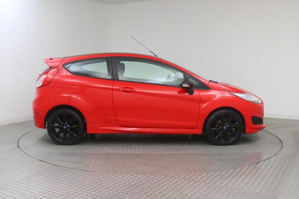 USED 2015 65 FORD FIESTA 1.0 ZETEC S RED EDITION 3d 139 BHP 
