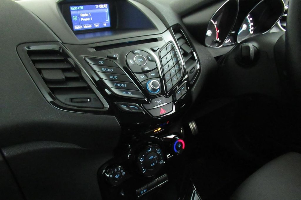 USED 2015 65 FORD FIESTA 1.0 ZETEC S RED EDITION 3d 139 BHP 