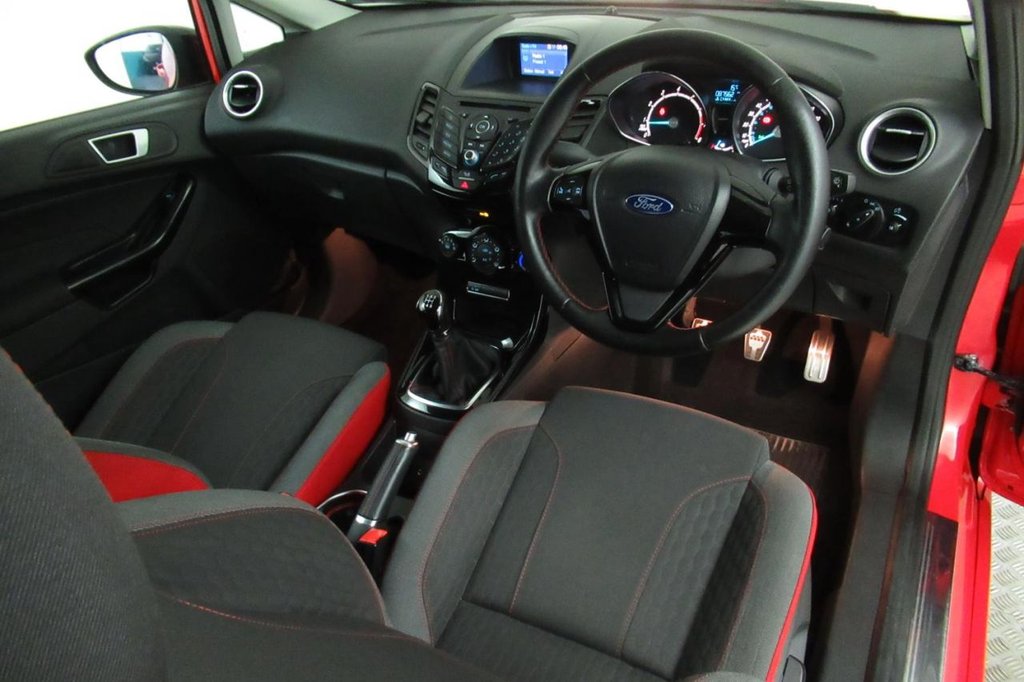 USED 2015 65 FORD FIESTA 1.0 ZETEC S RED EDITION 3d 139 BHP 