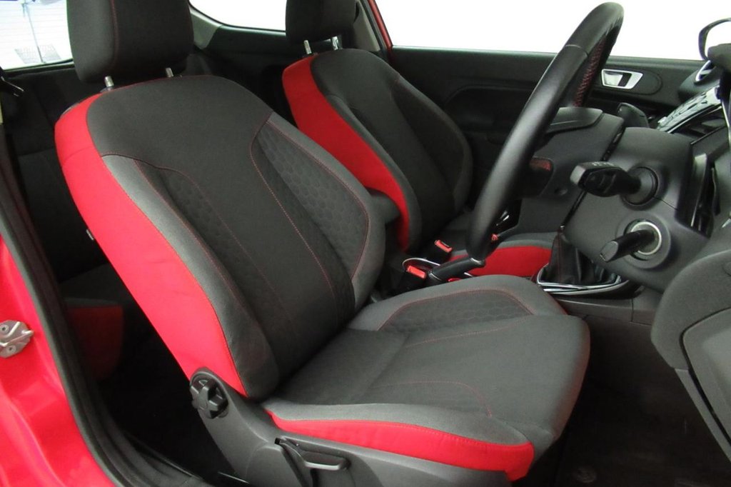 USED 2015 65 FORD FIESTA 1.0 ZETEC S RED EDITION 3d 139 BHP 