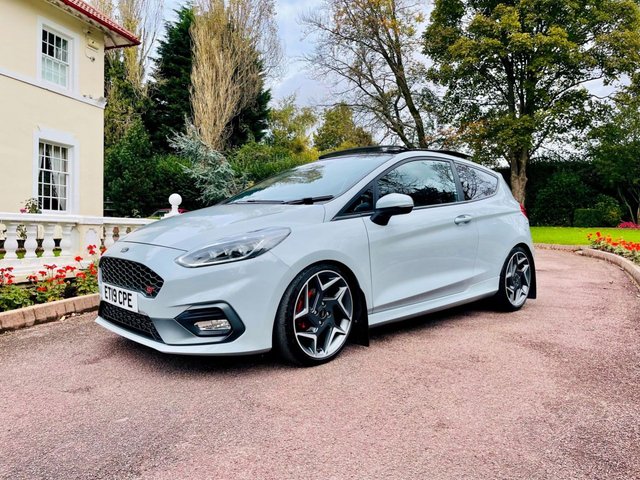 View our FORD FIESTA