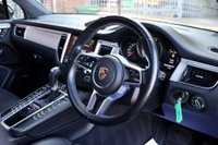 USED 2016 66 PORSCHE MACAN 3.6 TURBO PDK 5d 400 BHP PAN ROOF / SPORT CHRONO / FPSH