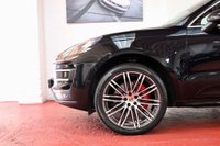 USED 2016 66 PORSCHE MACAN 3.6 TURBO PDK 5d 400 BHP PAN ROOF / SPORT CHRONO / FPSH