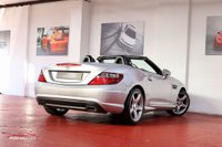 USED 2015 05 MERCEDES-BENZ SLK 3.5 SLK350 BLUEEFFICIENCY AMG SPORT 2d 306 BHP SPORT PACK/ FSH/SAT NAV