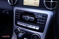 USED 2015 05 MERCEDES-BENZ SLK 3.5 SLK350 BLUEEFFICIENCY AMG SPORT 2d 306 BHP SPORT PACK/ FSH/SAT NAV