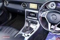 USED 2015 05 MERCEDES-BENZ SLK 3.5 SLK350 BLUEEFFICIENCY AMG SPORT 2d 306 BHP SPORT PACK/ FSH/SAT NAV