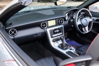 USED 2015 05 MERCEDES-BENZ SLK 3.5 SLK350 BLUEEFFICIENCY AMG SPORT 2d 306 BHP SPORT PACK/ FSH/SAT NAV