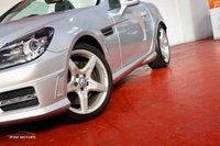 USED 2015 05 MERCEDES-BENZ SLK 3.5 SLK350 BLUEEFFICIENCY AMG SPORT 2d 306 BHP SPORT PACK/ FSH/SAT NAV