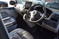 USED 2013 11 VOLKSWAGEN TRANSPORTER 2.0 T32 TDI SPORTLINE LWB KOMBI 177 BHP FACTORY SPORTLINE / 20" ALLOYS