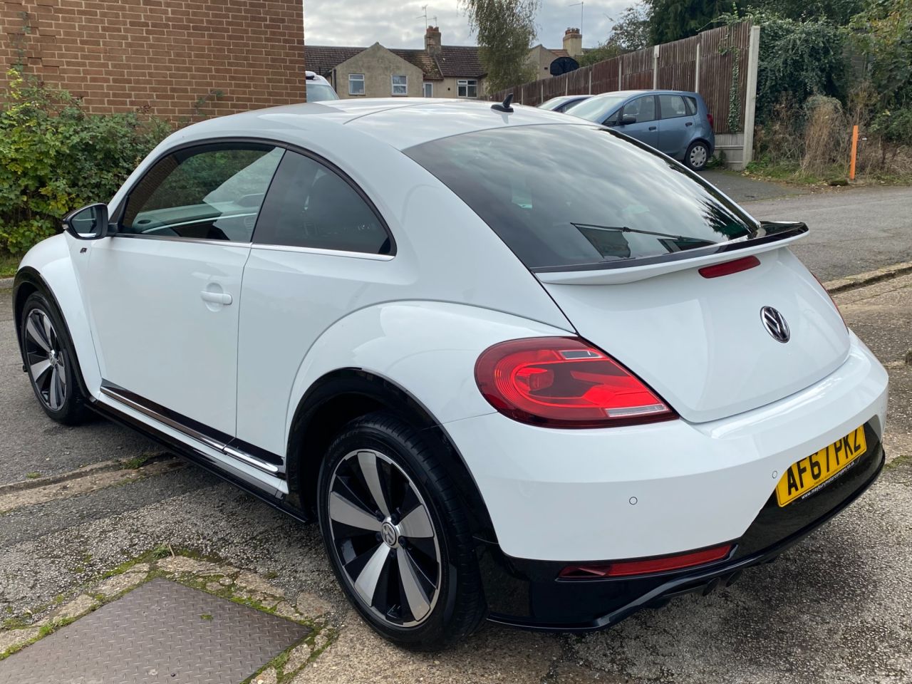 17 Volkswagen Beetle R Line Tdi Bluemotion Technology