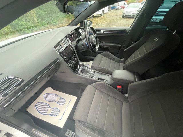 View our VOLKSWAGEN GOLF