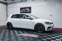 USED 2017 06 VOLKSWAGEN GOLF 2.0 R TSI 5d 306 BHP 