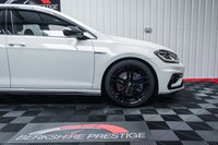USED 2017 06 VOLKSWAGEN GOLF 2.0 R TSI 5d 306 BHP 