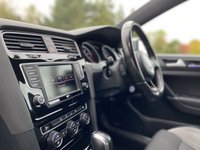 USED 2016 16 VOLKSWAGEN GOLF 2.0 R DSG 5d 298 BHP DSG AUTO 4WD Adaptive Intelligence Cruise