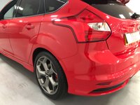 USED 2012 62 FORD FOCUS 2.0 ST-3 5d 247 BHP * PARKING SENSORS * CLIMATE * LEATHER TRIM * 18 INCH ALLOYS *