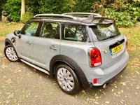 USED 2019 19 MINI COUNTRYMAN 1.5 COOPER S E ALL4 5d AUTO 222 BHP HYBRID // ONLY 5,900 MILES/ELEC FOLD MIRRORS//1 LADY OWNER//MANUFACTURERS WARRANTY TILL MAY 2022 222 BHP ONLY 5,900 MILES/ELEC FOLD MIRRORS//1 LADY OWNER