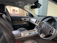 USED 2015 15 JAGUAR XF 2.2 D PREMIUM LUXURY SPORTBRAKE 5d 200 BHP 