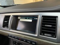USED 2015 15 JAGUAR XF 2.2 D PREMIUM LUXURY SPORTBRAKE 5d 200 BHP 