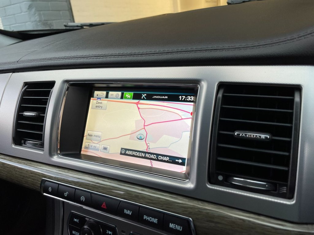 USED 2015 15 JAGUAR XF 2.2 D PREMIUM LUXURY SPORTBRAKE 5d 200 BHP 