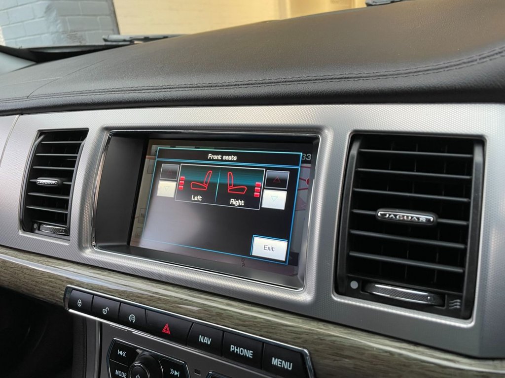 USED 2015 15 JAGUAR XF 2.2 D PREMIUM LUXURY SPORTBRAKE 5d 200 BHP 