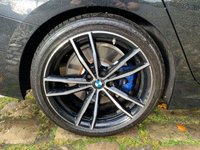USED 2019 69 BMW 3 SERIES 2.0 320D M SPORT 4d 188 BHP STUNNING (NEW SHAPE) HUGE SPECIFICATION BMW 320 D M/SPORT AUTOMATIC - FINISHED CARBON BLACK SAPPHIRE METALLIC WITH FULL BLACK LEATHER INTERIOR