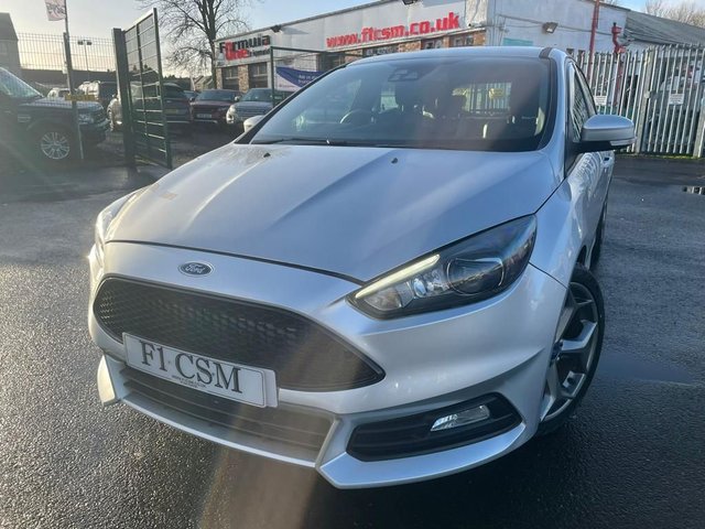 2015 15 FORD FOCUS 2.0 ST-3 5d 247 BHP 1 FULL YEARS MOT+2 FORMER KEEPERS + LEATHER+NAVIGATION+FINANCE AND EXTENDED WARRANTY OPTIONS AVAILABLE!!!