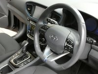 USED 2018 68 HYUNDAI IONIQ 1.6 PREMIUM 5d 140 BHP SAT NAV REAR VIEW CAMERA