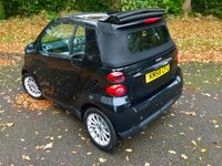 USED 2008 58 SMART FORTWO CABRIO 1.0 PASSION 2d AUTO 84 BHP 2 LADY OWNER//X12 SERVICES WITH BROOKLAND MERCEDES SERVICE HISTORY//BLACK LEATHER//HEATED SEATS//AIRCON//ALLOYS 84 BHP 2 LADY OWNER//X12 BROOKLAND MERCEDES SERVICE HISTORY STAMPS// BLACK LEATHER//HEATED SEATS//AIRCON//ALLOYS