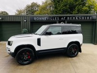 USED 2021 21 LAND ROVER DEFENDER 90 2.0 P300 SE 3d 296 BHP 1 Owner, Pan Roof, Huge Spec