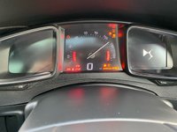 USED 2017 17 DS DS 5 2.0 BLUEHDI PRESTIGE S/S EAT6 5d 178 BHP Glass Panoramic Roof Sat Nav