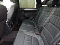 USED 2015 15 VOLKSWAGEN TOUAREG 3.0 V6 R-LINE TDI BLUEMOTION TECHNOLOGY 5d 202 BHP Pan roof - 20in Diamond Cut Alloys