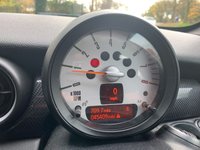 USED 2013 63 MINI COUPE 1.6 COOPER 'S' 2d 181 BHP RARE MINI COOPER 'S' 2DR COUPE - 17 INCH GLOSS BLACK UPGRADE ALLOYS - 1/2 LEATHER INTERIOR - SERVICE HISTORY - LOW MILEAGE