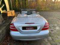 USED 2003 53 MERCEDES-BENZ CLK 1.8 CLK200 KOMPRESSOR AVANTGARDE 2d 163 BHP CLK 200 AVANTGARDE KOMPRESSOR - AUTOMATIC - CONVERTIBLE -  FULL GREY LEATHER - UPGRADE ALLOY WHEELS - GREAT SPEC