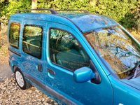 USED 2009 09 RENAULT KANGOO 1.6 EXPRESSION 16V 5d AUTO 94 BHP RARE AUTOMATIC//ONLY 23,000 MILES//X10 SERVICING STAMPS//5 SEATER//REAR SCOOTER WINCH//REAR PARKING SENSORS //NEW TYRES JUST FITTED 16V 5d AUTO 94 BHP RARE AUTOMATIC//ONLY 23,000 MILES//X11 SERVICING STAMPS//5 SEATER//NOT ADAPTED // REAR BOOT WINCH//REAR PARKING SENSORS