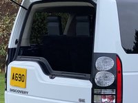 USED 2014 64 LAND ROVER DISCOVERY 3.0 SDV6 SE TECH 5d 255 BHP Side Steps, 7 Seater Privacy