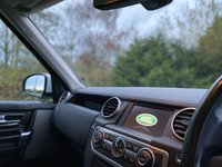 USED 2014 64 LAND ROVER DISCOVERY 3.0 SDV6 SE TECH 5d 255 BHP Side Steps, 7 Seater Privacy